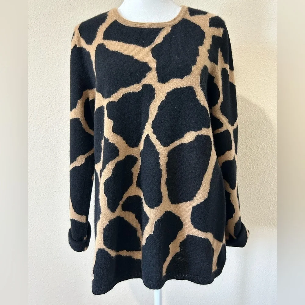 Peck & Peck 2-Ply Animal Print Crew Neck Cashmere Sweater - Picture 3 of 9